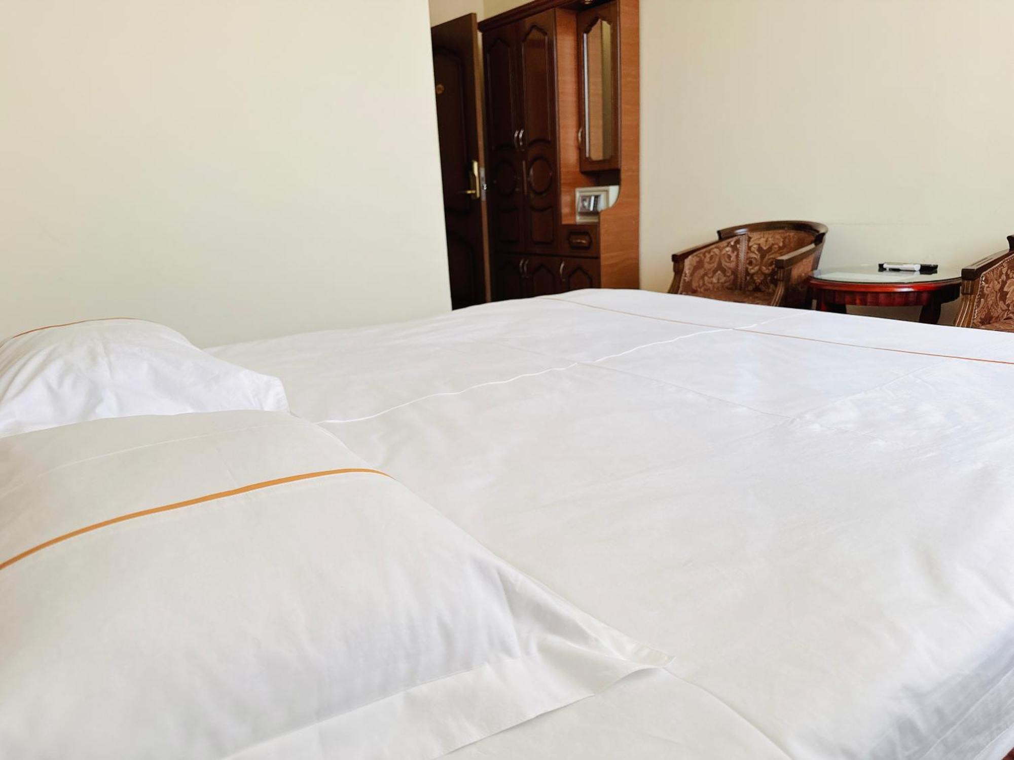 Sd Hotel Erevan Esterno foto