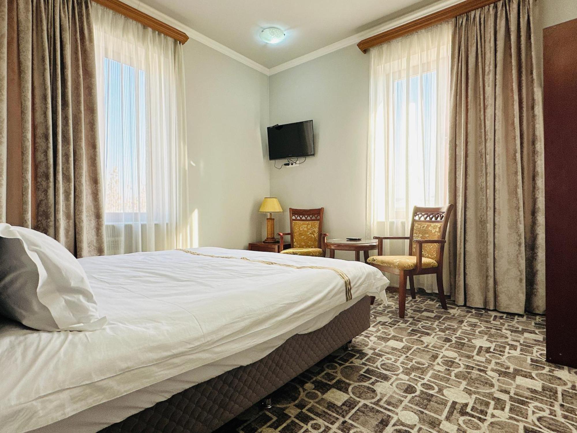 Sd Hotel Erevan Esterno foto
